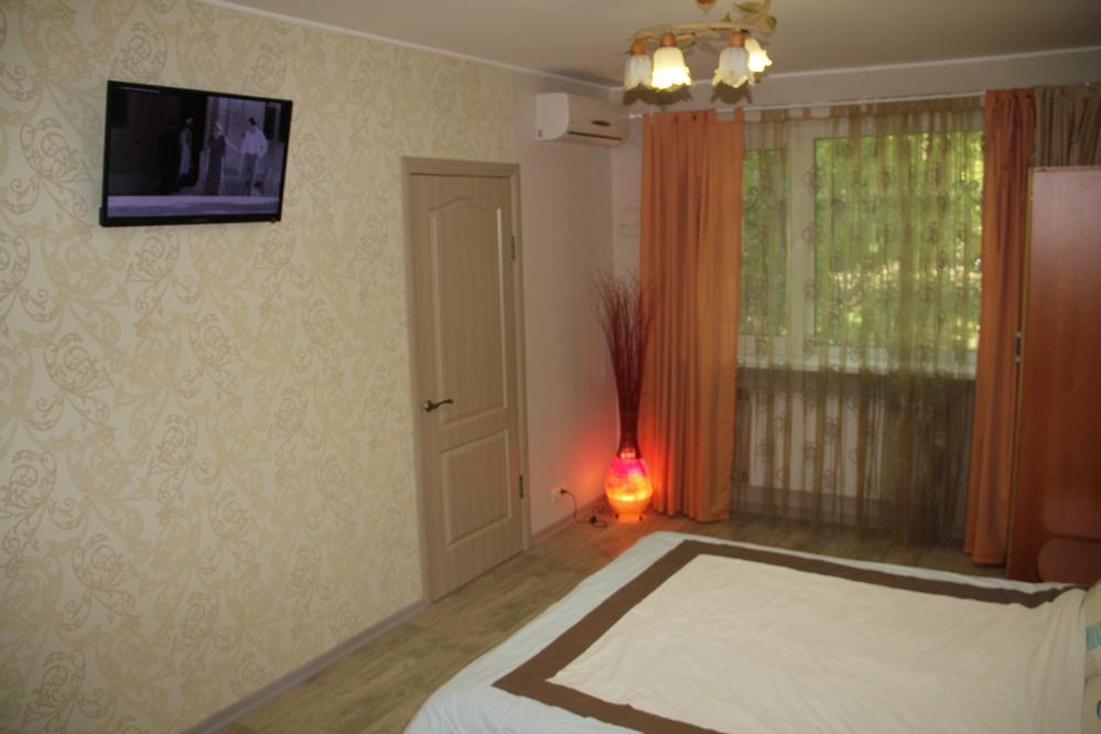 Современная 1-Комнатная Квартира Kharkiv Bagian luar foto